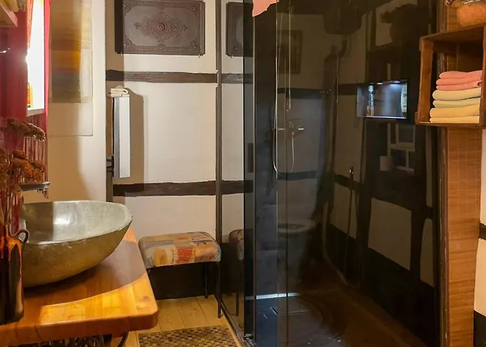 Apartment Romantische Und Museal Eingerichtete